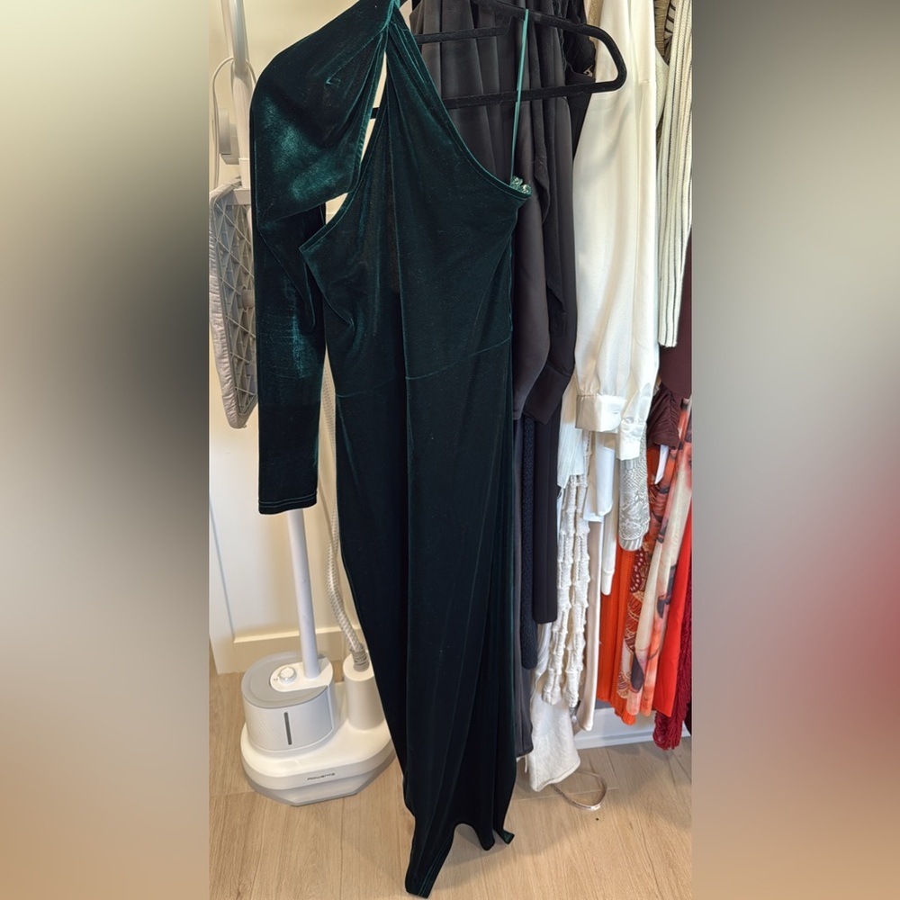 Elegant Dark Green Velvet Dress